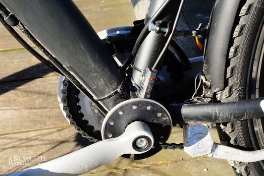 LE MONTAGE D'UN CAPTEUR DE PÉDALAGE POUR VÉLO ÉLECTRIQUE